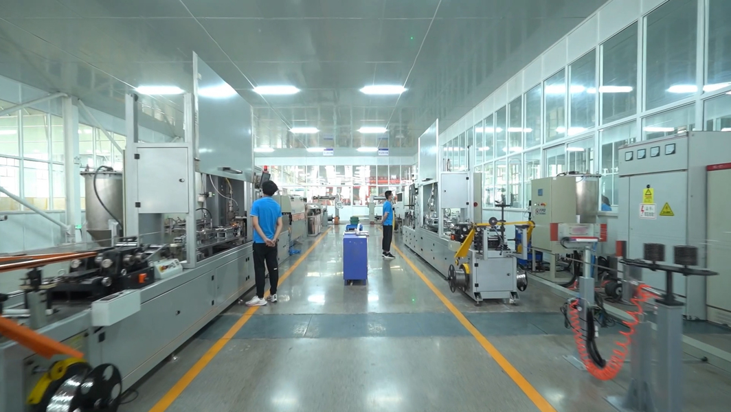 Shandong Yibo Optronics Technology Co., Ltd. خط تولید سازنده